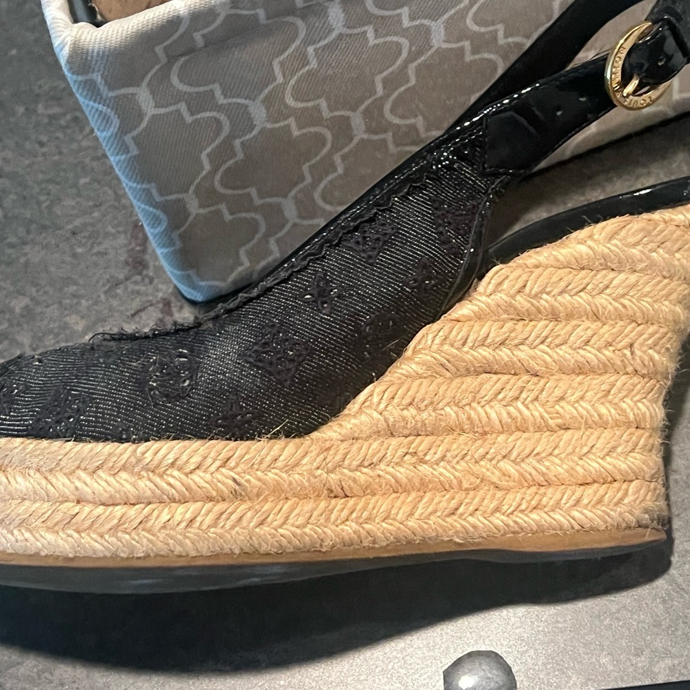 Louis Vuitton espadrille.. black gently worn - Picture 7 of 8